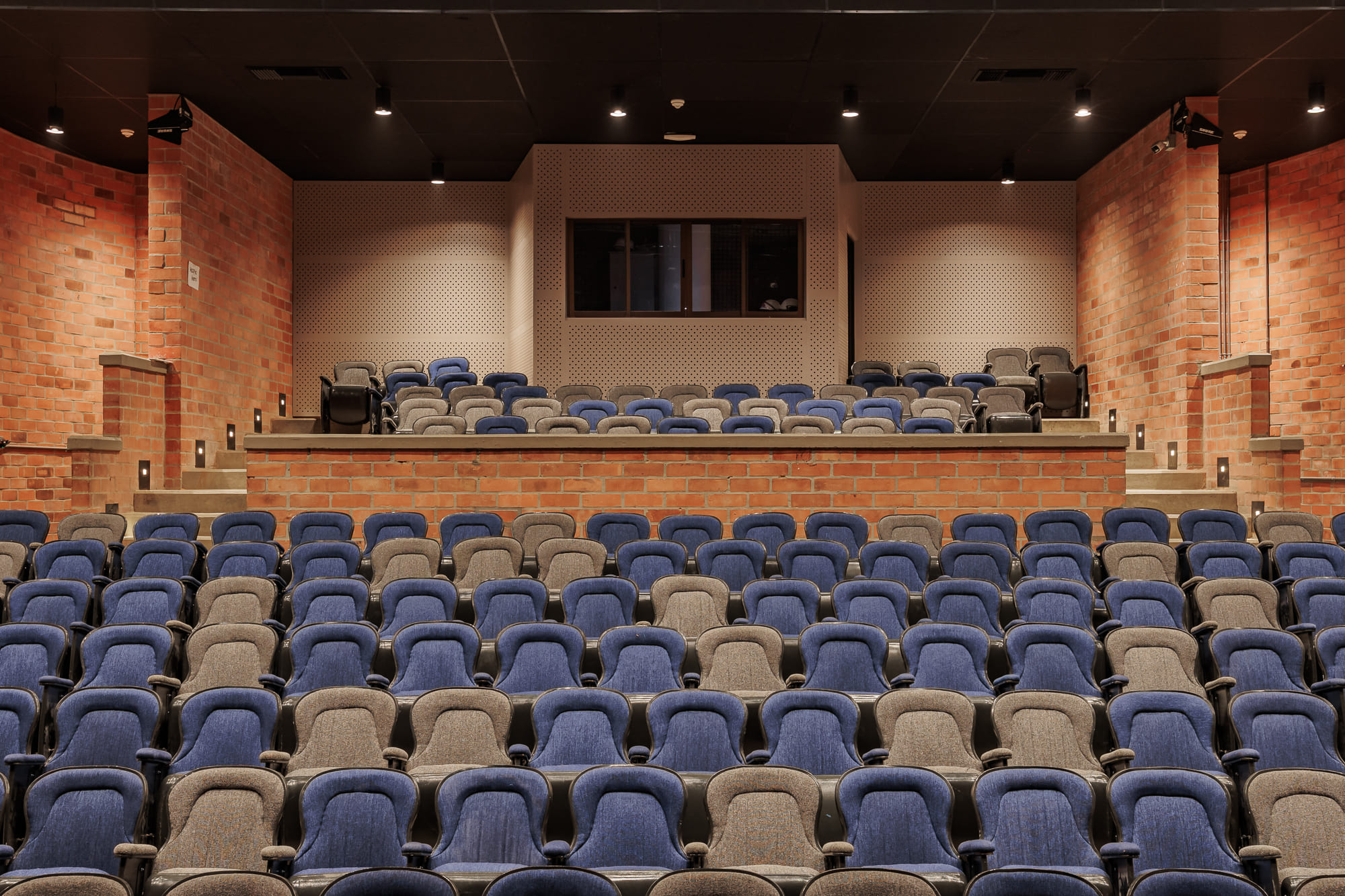 Teatro Comfama Girardota 11