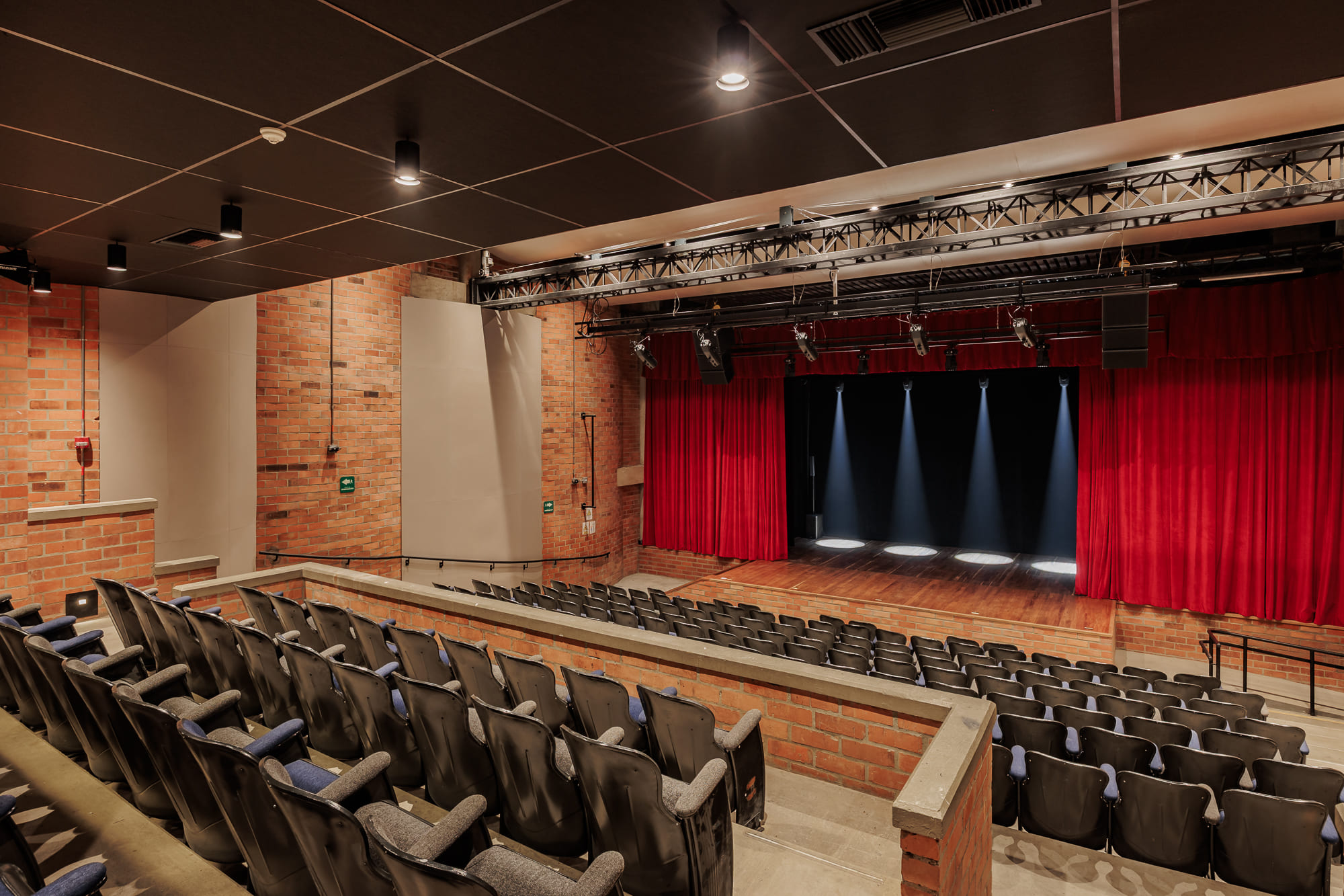 Teatro Comfama Girardota 17