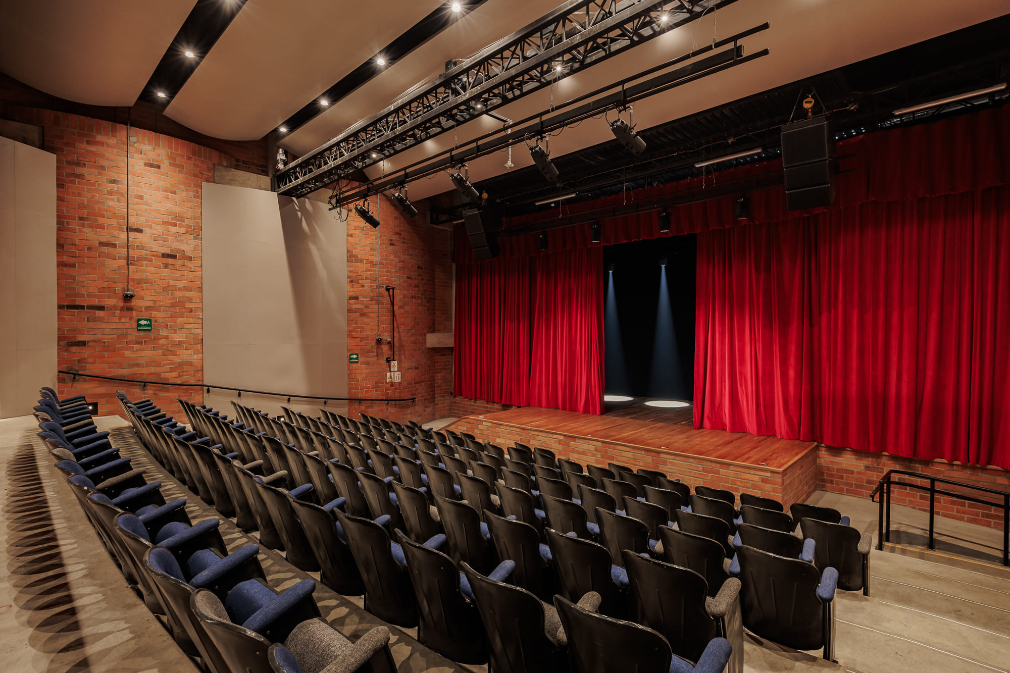 Teatro Comfama Girardota 6